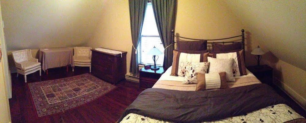 B&B Hillhouse 布罗姆湖 外观 照片